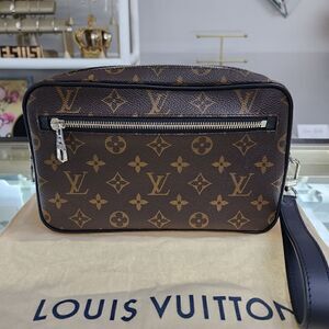 AUTHENTIC NWT Louis Vuitton Kasai Monogram Travel Clutch Wristlet Bag PURSE